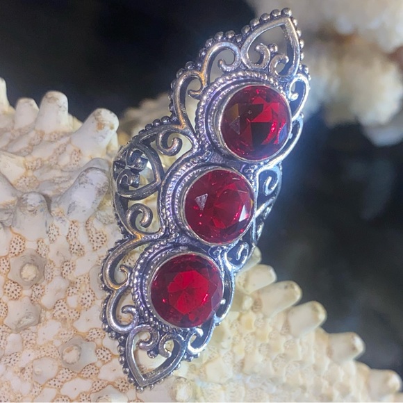 Sparkly Madagascar Garnet vintage inspired multi gem statement ring - Picture 4 of 9
